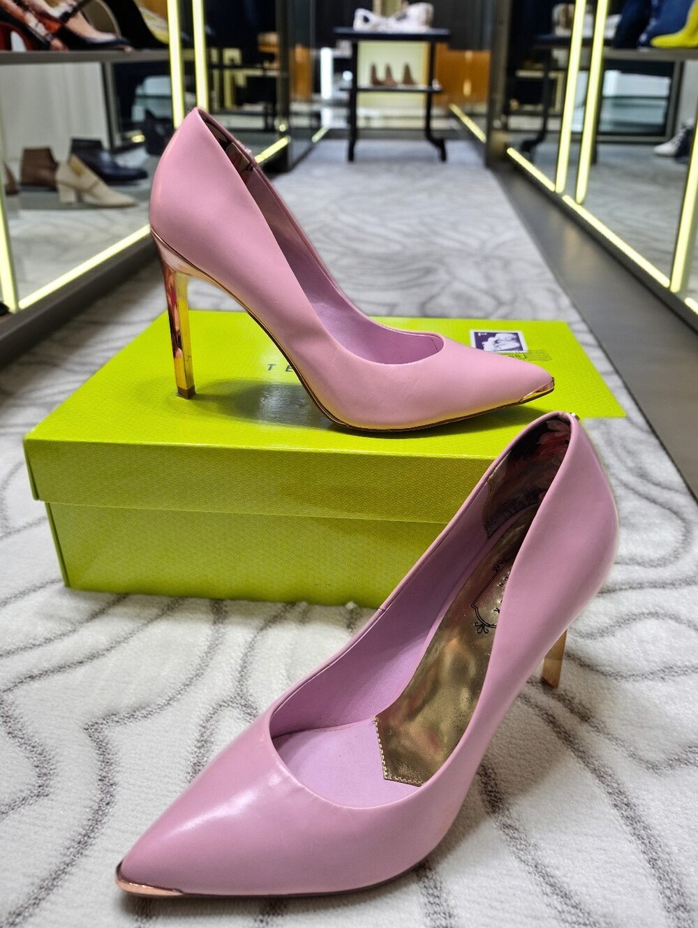 Ted Baker London Stilleto Pumps Heels Women's Sz 6 Eu 37